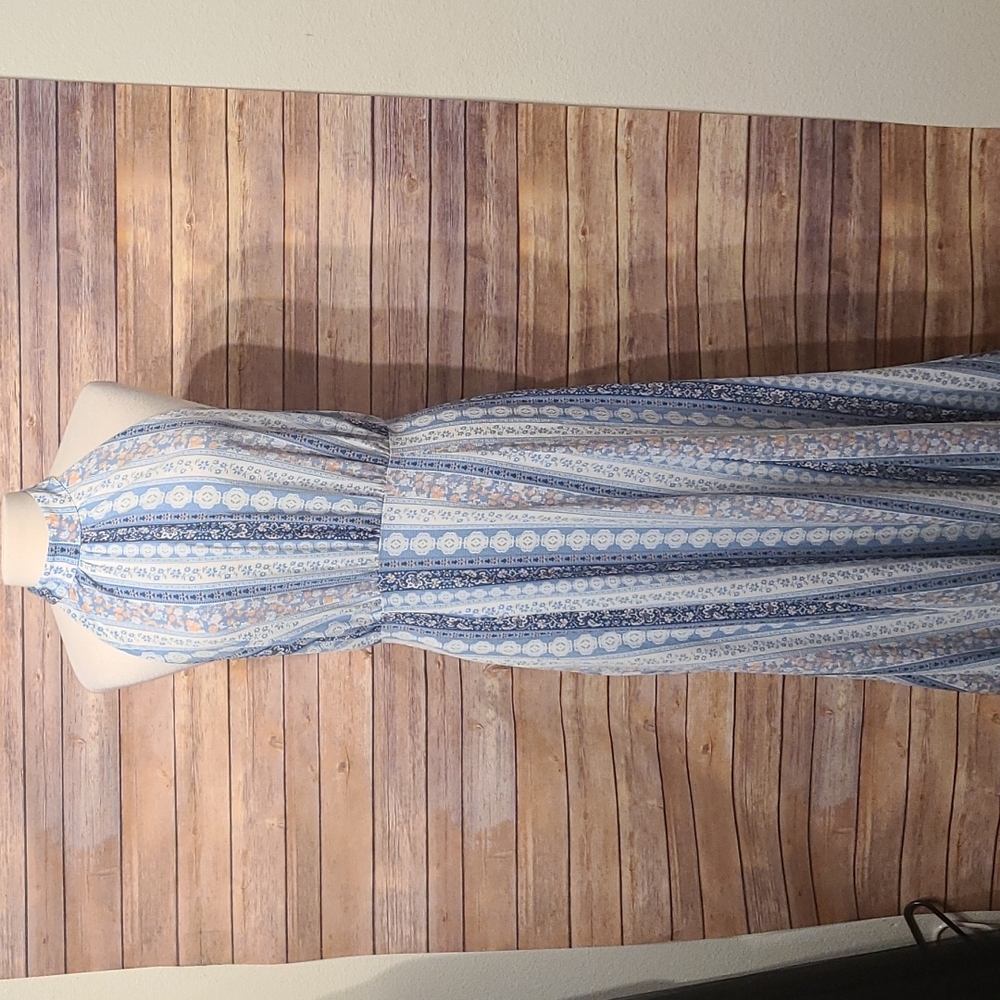 Lulu’s Halter Maxi Dress